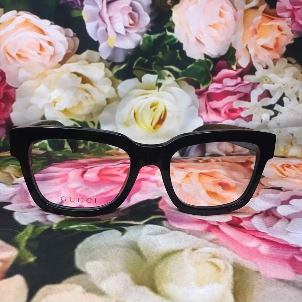 Gucci Black thick acetate glasses frames Logo in gold on arms New pouch papers